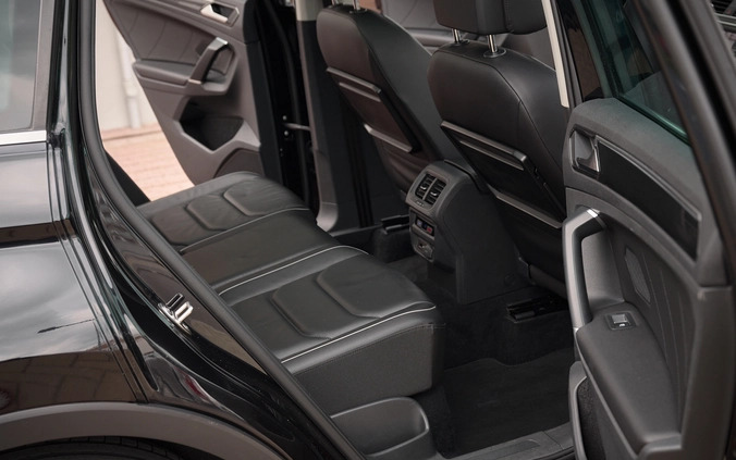 Volkswagen Tiguan cena 79700 przebieg: 213000, rok produkcji 2016 z Płock małe 781